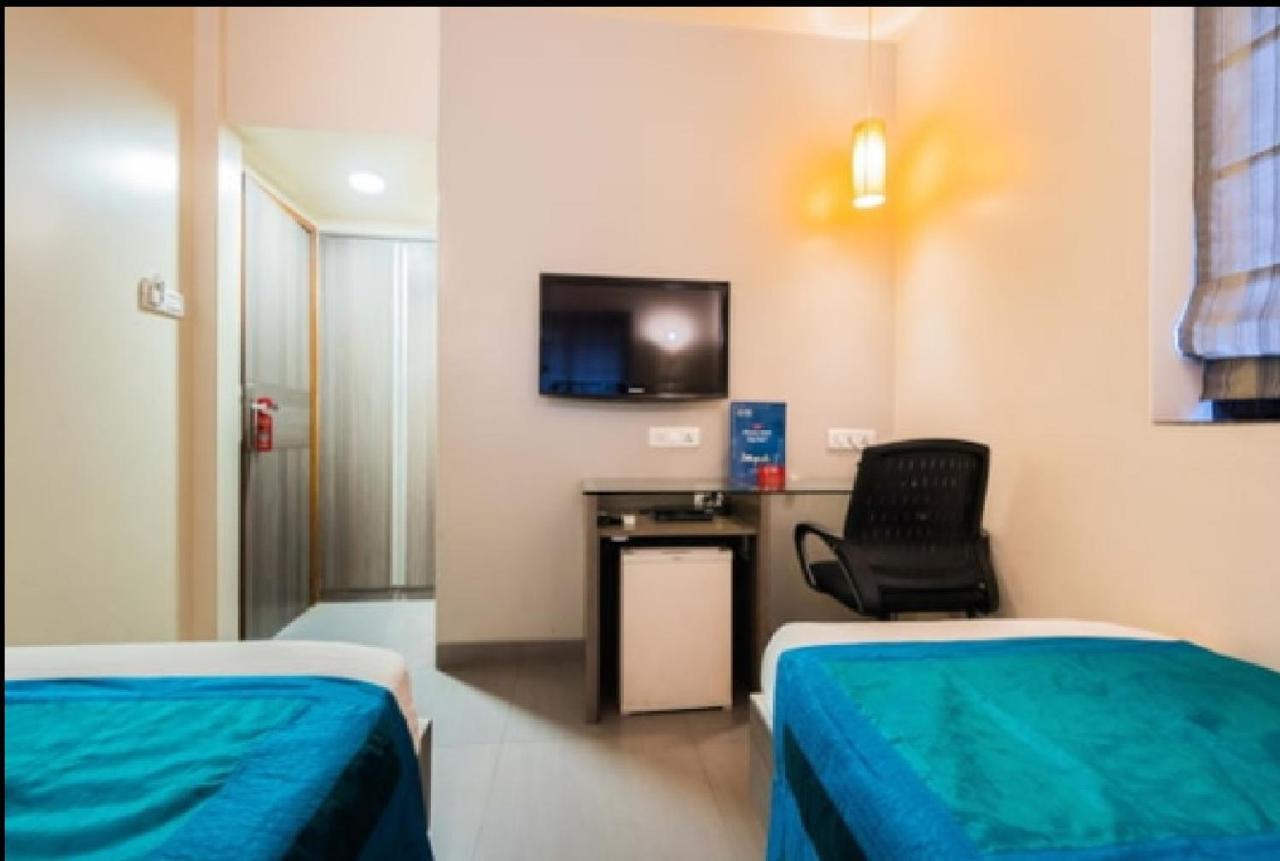 Apollo Guest House Mumbai Bagian luar foto