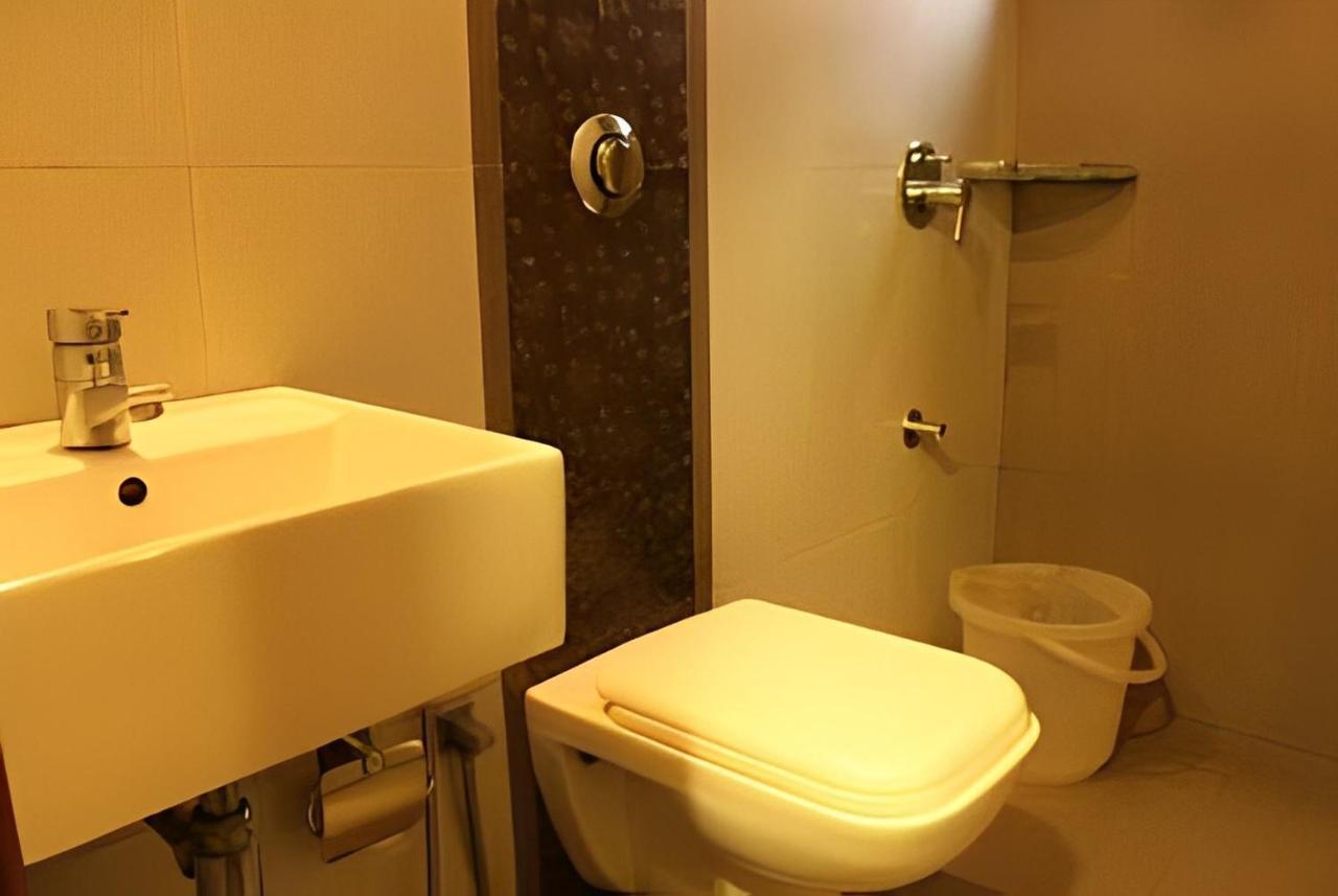 Apollo Guest House Mumbai Bagian luar foto