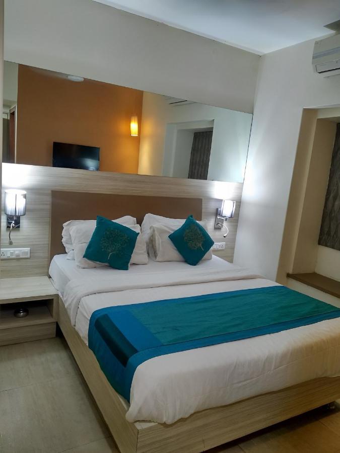 Apollo Guest House Mumbai Bagian luar foto
