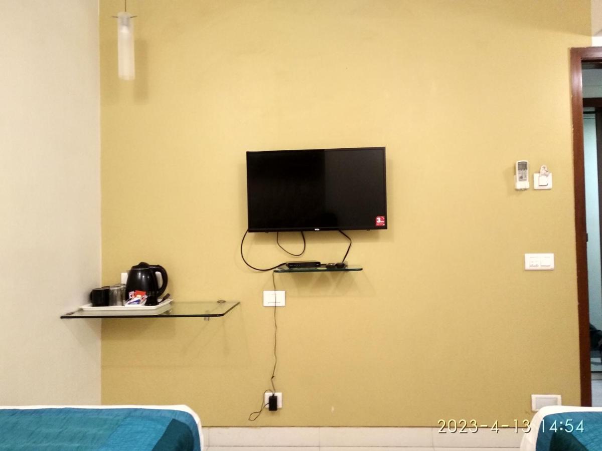 Apollo Guest House Mumbai Bagian luar foto