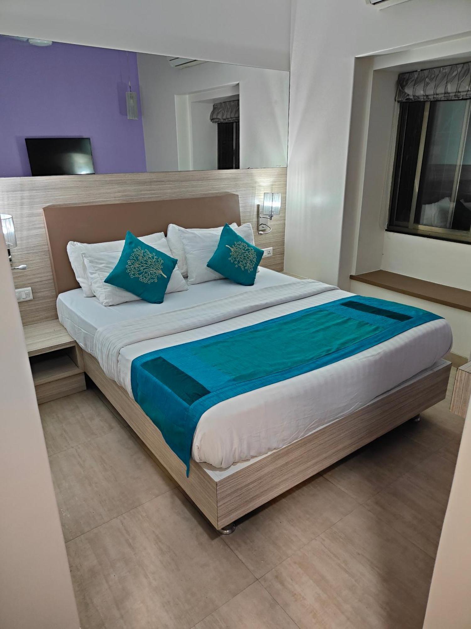 Apollo Guest House Mumbai Bagian luar foto